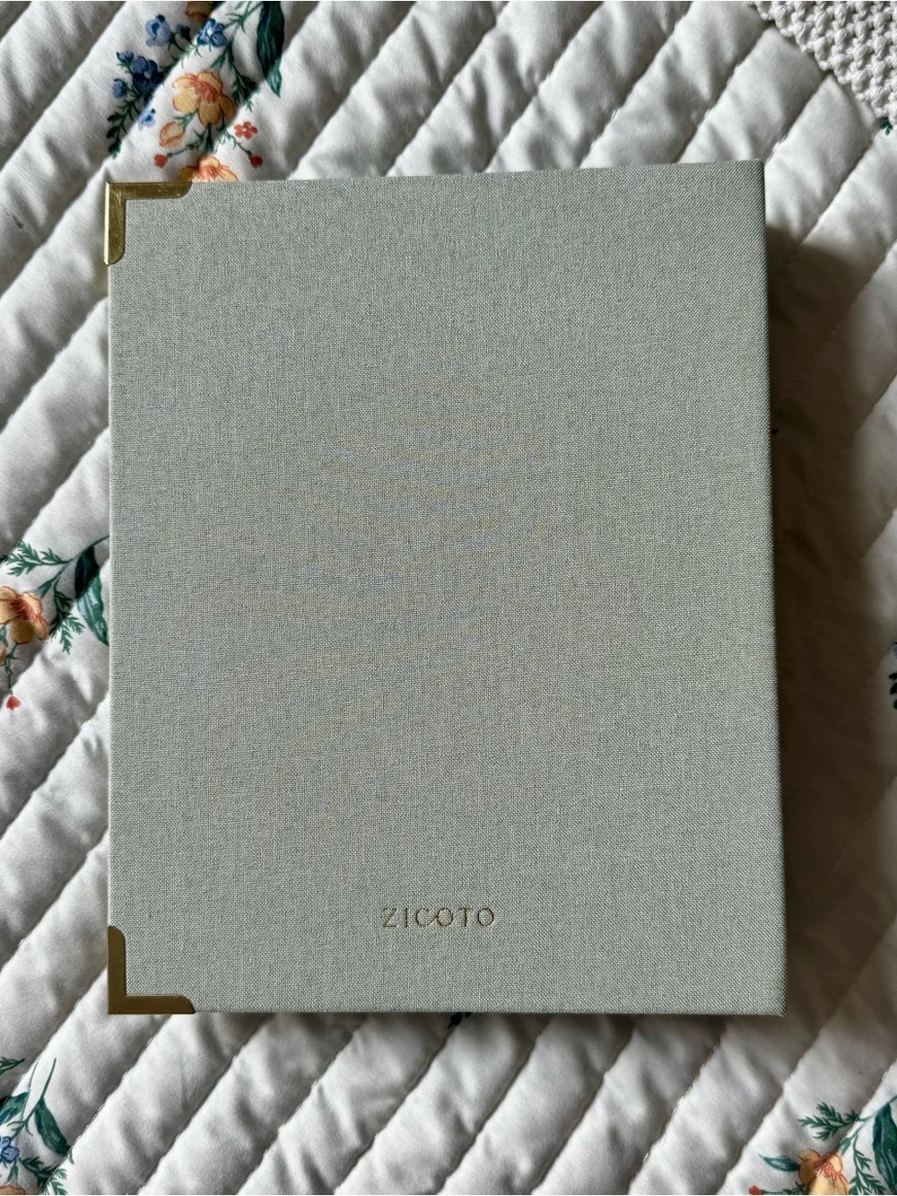 Brand New Zicoto Linen Blend Wedding Planner Binder, Sage Green & Gold